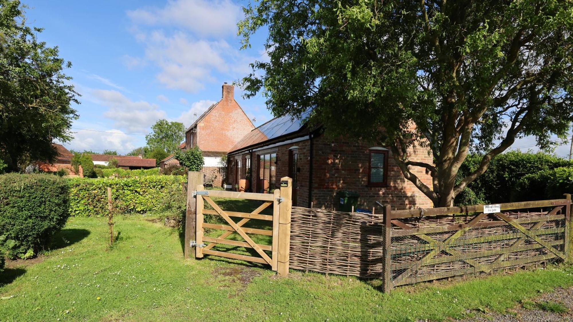 Tranquil And Cosy Cottage On The Somerset Levels بريدجواتر المظهر الخارجي الصورة